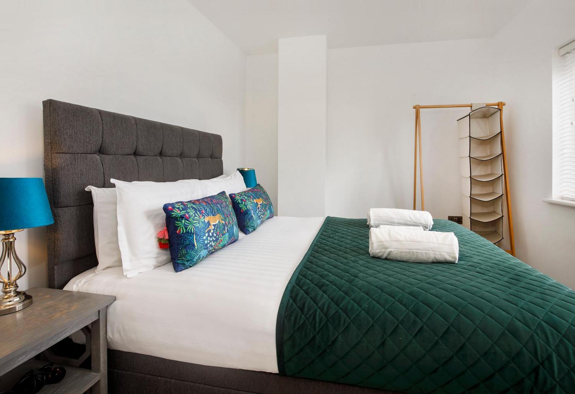White House Apartments-Free Parking 1 Car Per Apartment York Zewnętrze zdjęcie