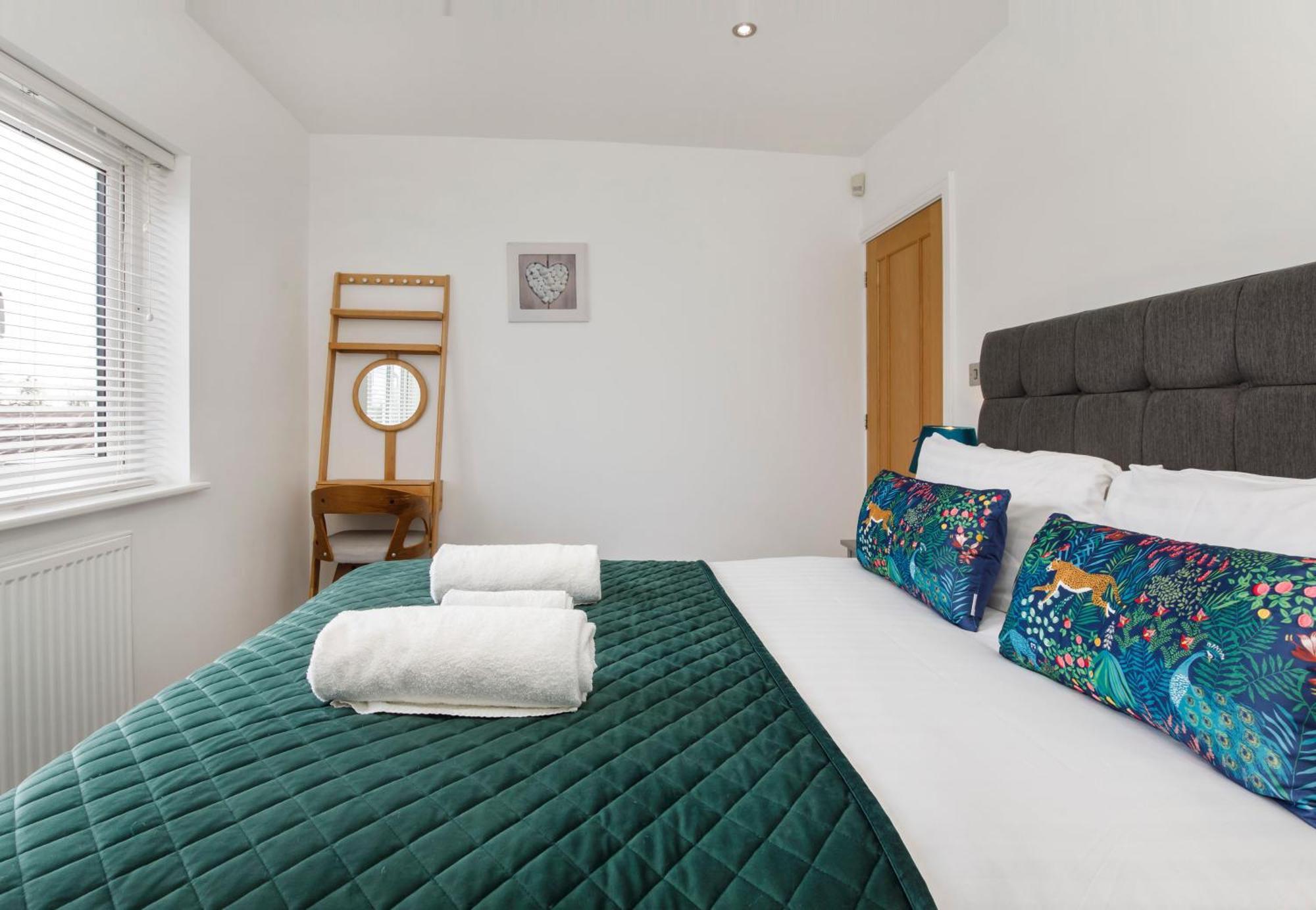 White House Apartments-Free Parking 1 Car Per Apartment York Zewnętrze zdjęcie