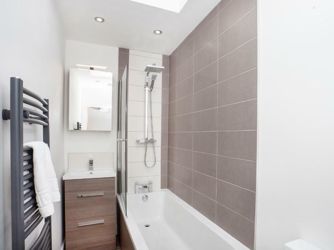 White House Apartments-Free Parking 1 Car Per Apartment York Zewnętrze zdjęcie