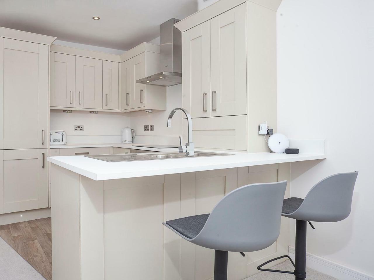 White House Apartments-Free Parking 1 Car Per Apartment York Zewnętrze zdjęcie