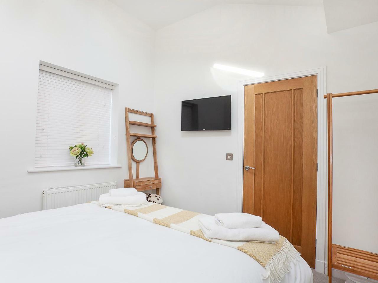 White House Apartments-Free Parking 1 Car Per Apartment York Zewnętrze zdjęcie