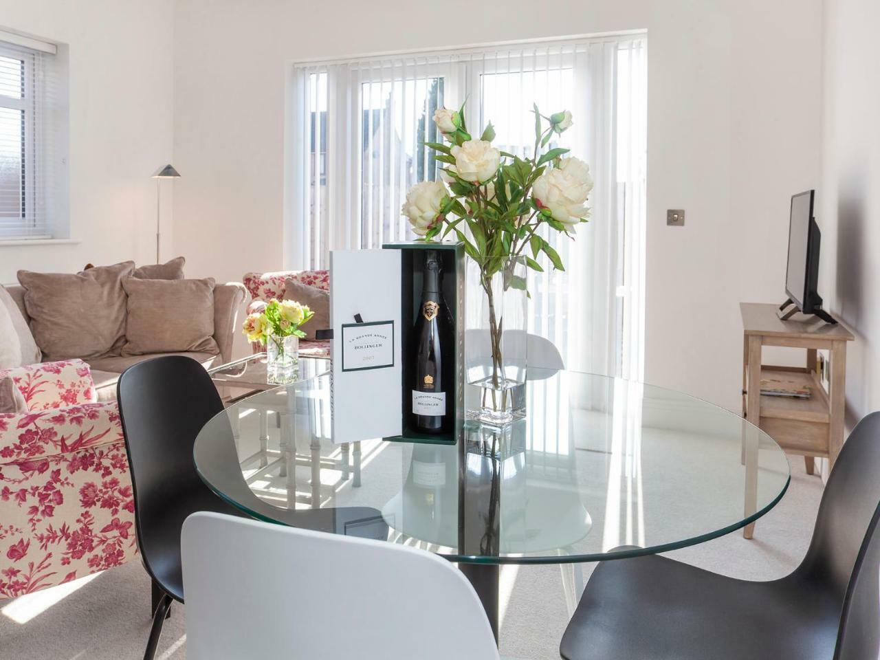 White House Apartments-Free Parking 1 Car Per Apartment York Zewnętrze zdjęcie