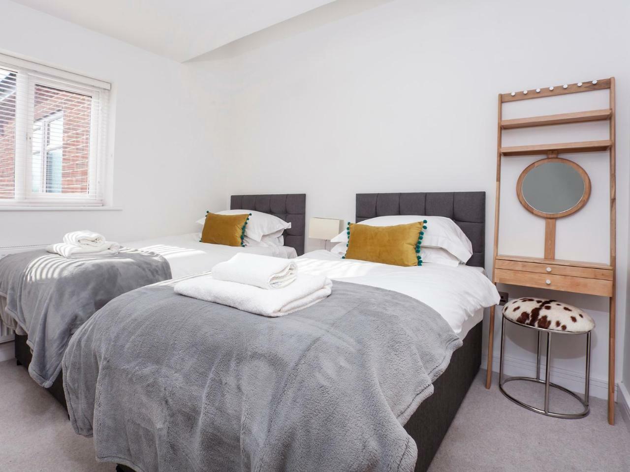 White House Apartments-Free Parking 1 Car Per Apartment York Zewnętrze zdjęcie