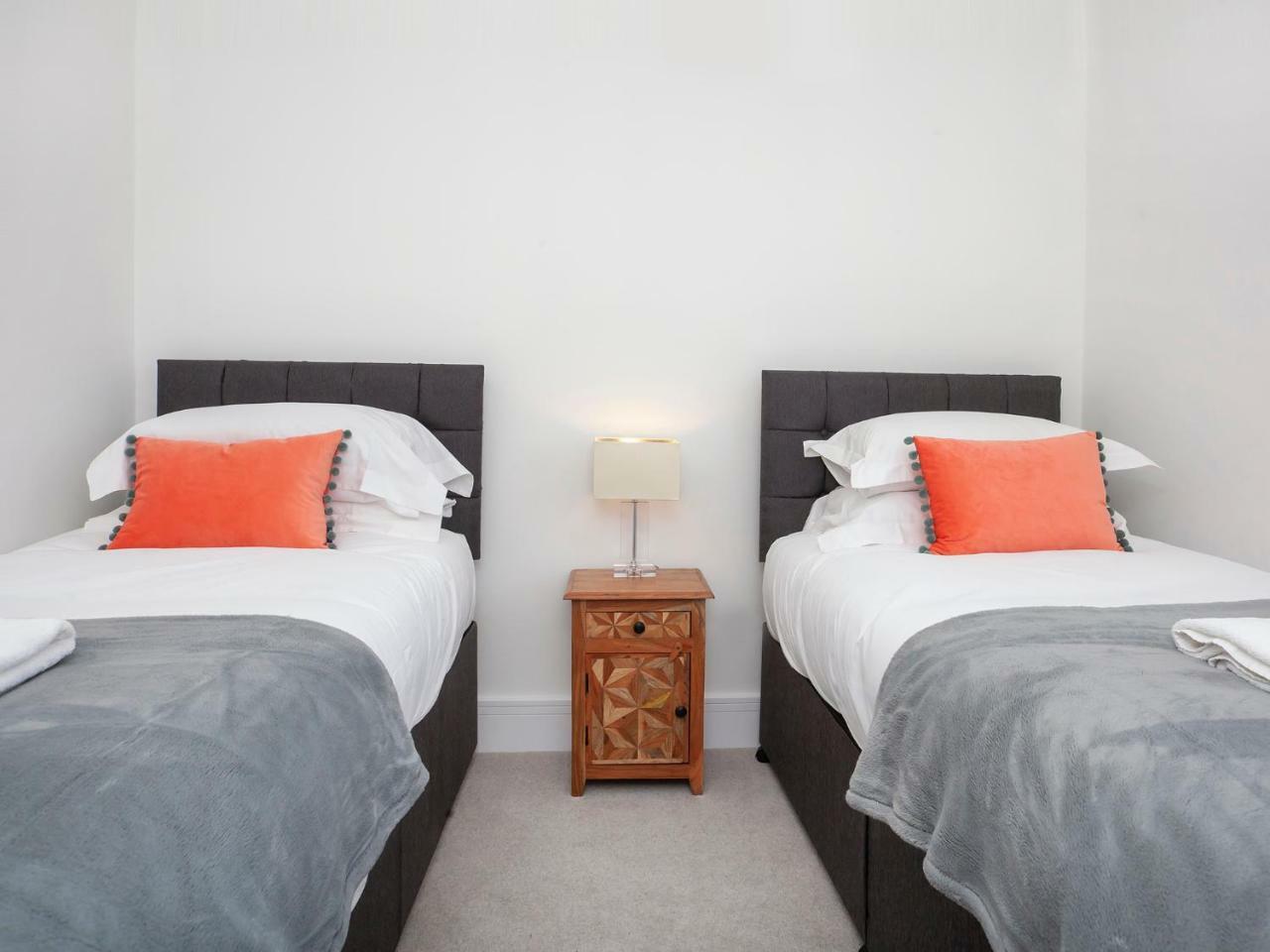 White House Apartments-Free Parking 1 Car Per Apartment York Zewnętrze zdjęcie