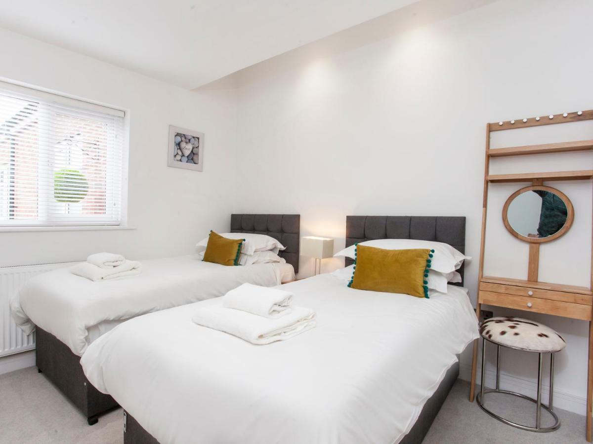 White House Apartments-Free Parking 1 Car Per Apartment York Zewnętrze zdjęcie